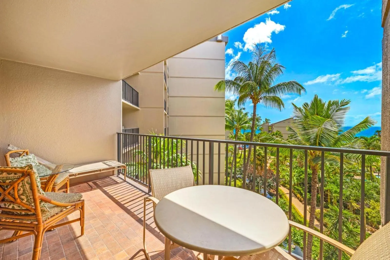 Apartment Kbm Resorts Free Car Kaanapali Shores Ks-535 Ocean View Steps To Pool And Beach